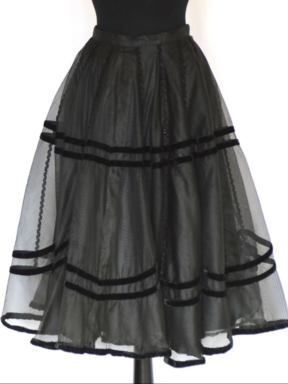 1950's Full Circle Skirt With Rows Of Velvet Ribbon & Beaded Trim